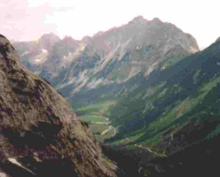 Blick auf das Tal unterhalb des Karwendelhauses